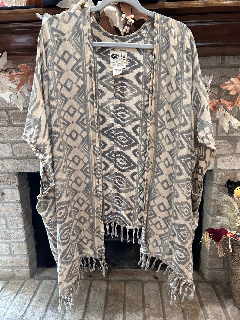 Billabong Cream & Gray Aztec Fringe Open Kimono Cardigan EUC